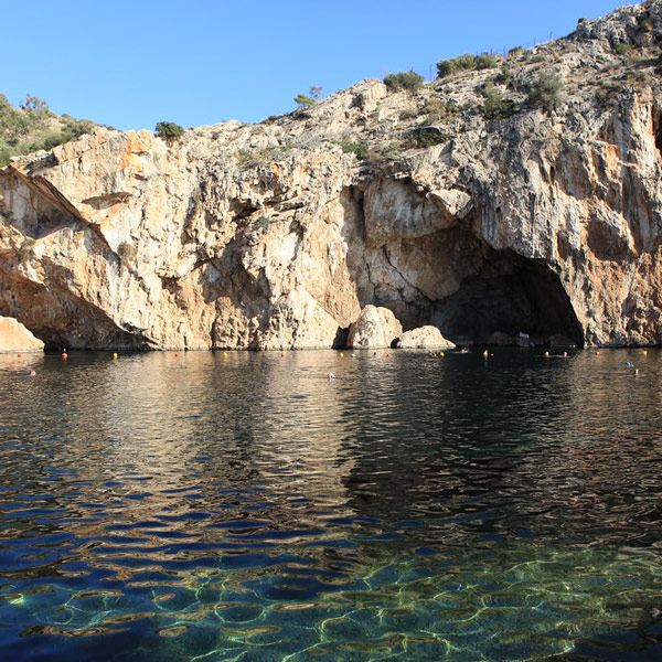 Lost in the Abyss: The Haunting Mystery of Vouliagmeni Lake’s Vanished Divers